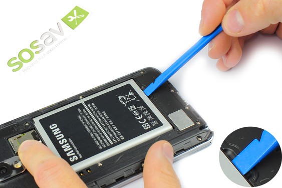 Guide photos remplacement caméra avant + capteur proximité  (Etape 3 - image 1)