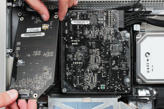 Guide photos remplacement carte d'alimentation du rétro-éclairage de l'écran lcd iMac 27" fin 2009 (EMC 2309 et 2374) (Etape 17 - image 2)
