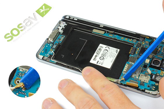 Guide photos remplacement caméra avant + capteur proximité  (Etape 12 - image 2)