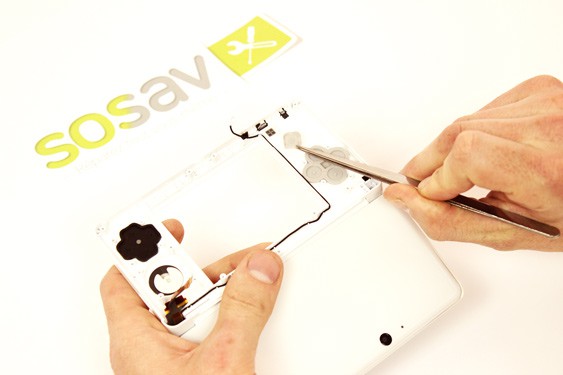 Guide photos remplacement bouton power Nintendo 3DS (Etape 22 - image 2)