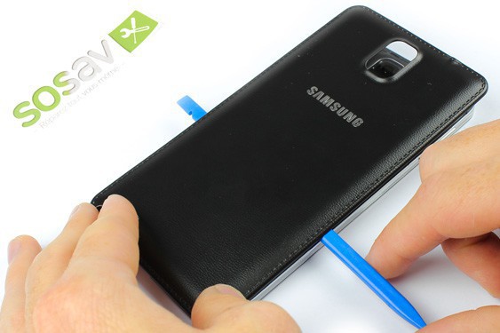 Guide photos remplacement caméra avant + capteur proximité  (Etape 2 - image 3)