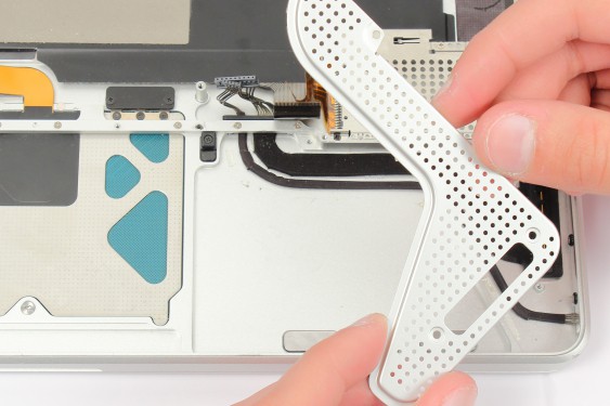 Guide photos remplacement connecteur de la batterie MacBook Pro 15" Fin 2008 - Début 2009 (Modèle A1286 - EMC 2255) (Etape 34 - image 4)