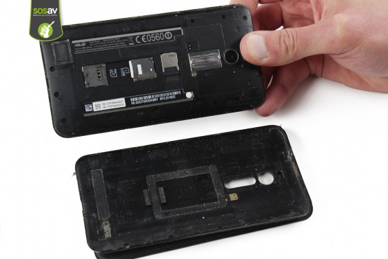 Guide photos remplacement connecteur de charge Zenfone 2 (Etape 3 - image 2)