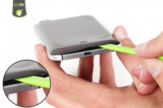 Guide photos remplacement connecteur de charge Wiko Stairway (Etape 2 - image 2)