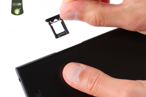 Guide photos remplacement ecran Xperia XZ1 (Etape 2 - image 3)