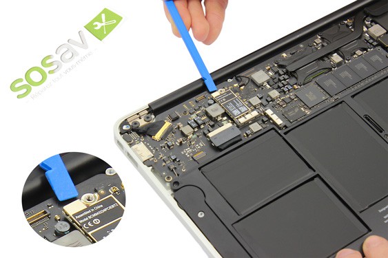 Guide photos remplacement carte wifi/bluetooth MacBook Air 11" Fin 2010 (EMC 2393) (Etape 6 - image 1)