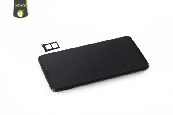 Guide photos remplacement nappe de liaison de l'écran et carte inférieure OnePlus 6 (Etape 3 - image 1)