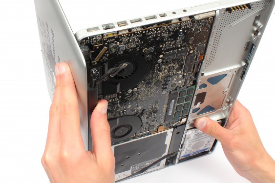 Guide photos remplacement carte airport (wifi) MacBook Pro 15" Fin 2008 - Début 2009 (Modèle A1286 - EMC 2255) (Etape 16 - image 2)