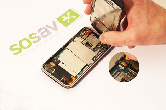 Guide photos remplacement ecran lcd iPhone 3G (Etape 7 - image 2)