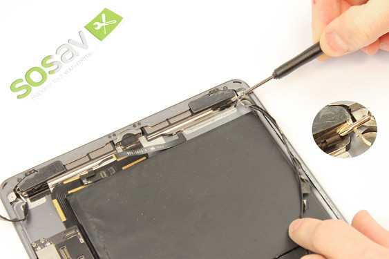 Guide photos remplacement haut-parleur gauche iPad Air 1 WiFi (Etape 24 - image 2)