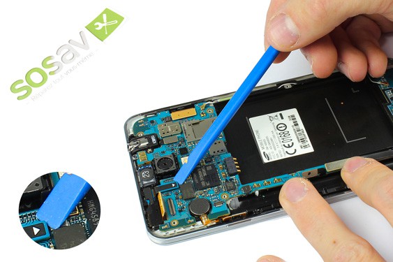 Guide photos remplacement caméra avant + capteur proximité  (Etape 10 - image 1)