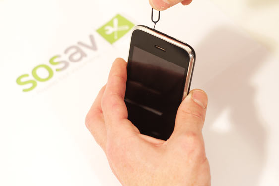 Guide photos remplacement carte sim iPhone 3G (Etape 1 - image 1)