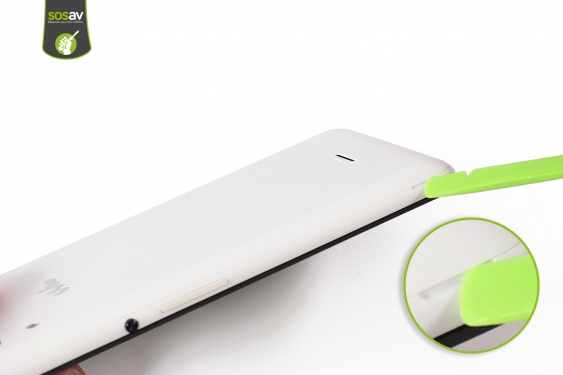 Guide photos remplacement ecran Wiko Rainbow Lite 4G  (Etape 2 - image 1)