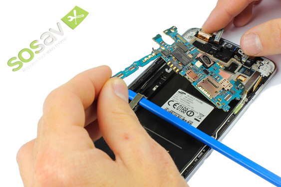 Guide photos remplacement caméra avant + capteur proximité  (Etape 13 - image 3)