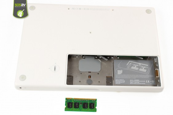 Guide photos remplacement haut-parleur central et haut-parleur droit Macbook Core 2 Duo (A1181 / EMC2200) (Etape 6 - image 3)
