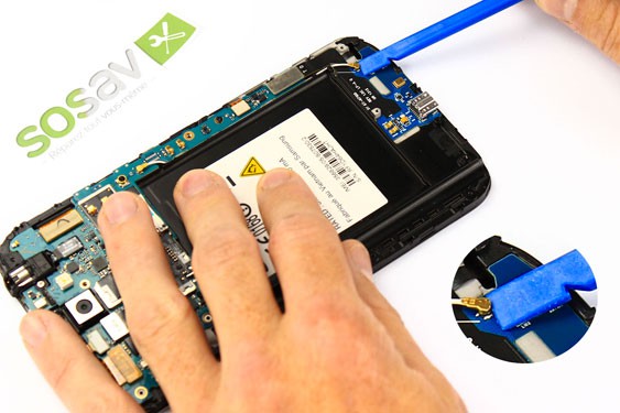 Guide photos remplacement connecteur de charge  (Etape 12 - image 1)