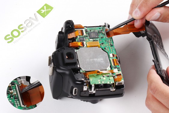 Guide photos remplacement element de fixation de la vis du trepied Canon EOS 1000D / Rebel XS / Kiss F (Etape 16 - image 2)