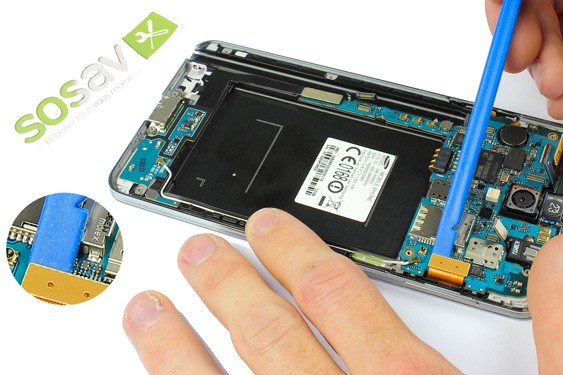 Guide photos remplacement caméra avant + capteur proximité  (Etape 11 - image 1)