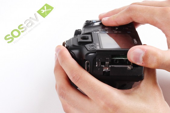 Guide photos remplacement element de fixation de la vis du trepied Canon EOS 1000D / Rebel XS / Kiss F (Etape 14 - image 1)