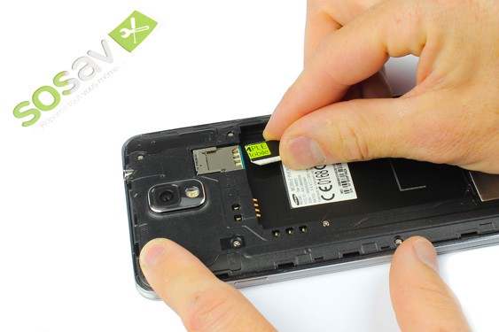 Guide photos remplacement caméra avant + capteur proximité  (Etape 4 - image 4)