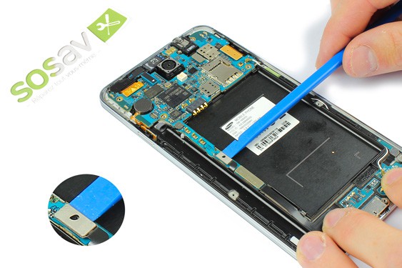 Guide photos remplacement caméra avant + capteur proximité  (Etape 9 - image 1)