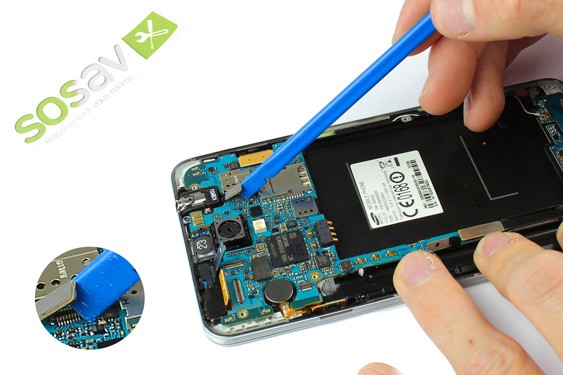 Guide photos remplacement caméra avant + capteur proximité  (Etape 10 - image 4)