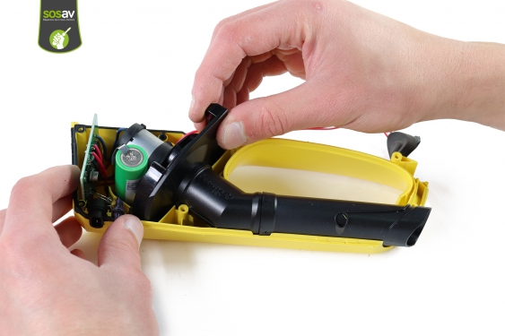 Guide photos remplacement tuyau d'aspiration Kärcher WV 50 (Etape 12 - image 3)