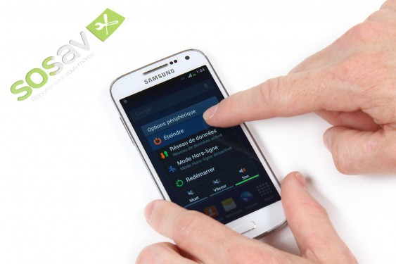 Guide photos remplacement lecteur de carte sim/sd Samsung Galaxy S4 mini (Etape 1 - image 2)