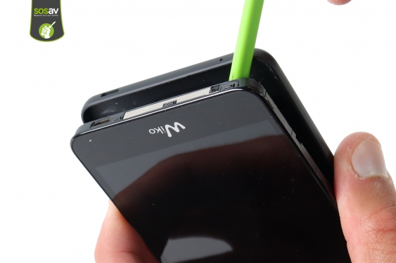 Guide photos remplacement connecteur de charge Wiko Tommy 2 Plus (Etape 2 - image 4)