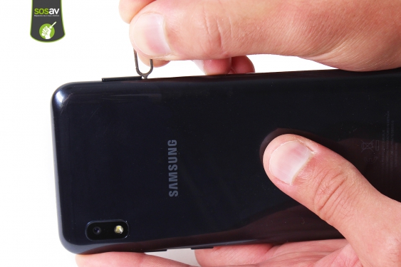 Guide photos remplacement carte mère Galaxy A10 (Etape 2 - image 2)