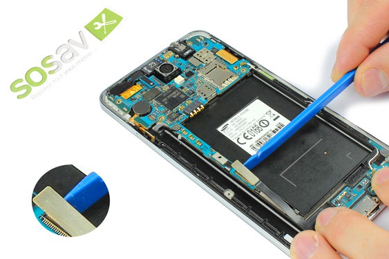 Guide photos remplacement caméra avant + capteur proximité  (Etape 8 - image 3)