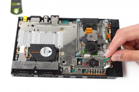 Guide photos remplacement nappe de liaison de la carte des boutons / capteur infrarouge Playstation 2 Slim (Etape 4 - image 2)