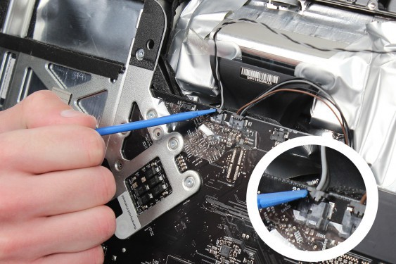 Guide photos remplacement ventilateur du disque dur iMac 24" mi-2007 & début 2008 (EMC 2134 et 2211) (Etape 26 - image 1)