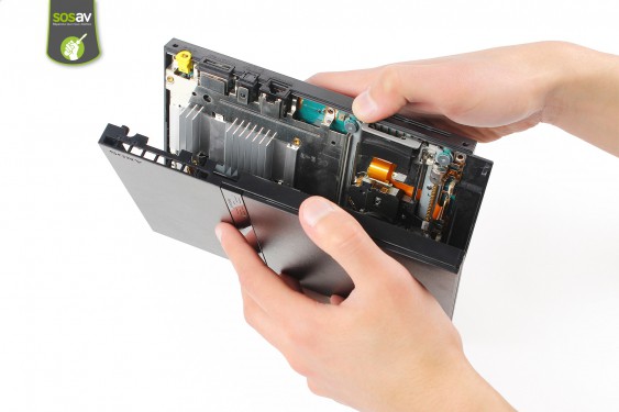 Guide photos remplacement nappe de liaison de la carte des boutons / capteur infrarouge Playstation 2 Slim (Etape 3 - image 3)