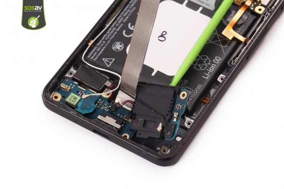 Guide photos remplacement connecteur de charge & vibreur Google Pixel 2 (Etape 18 - image 2)