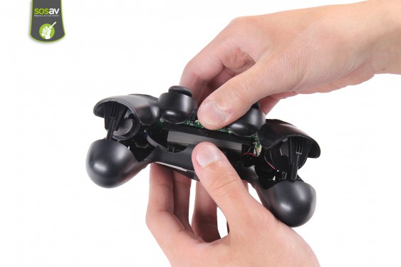 Guide photos remplacement bouton central (bouton playstation) Manette Dualshock (Playstation 4) (Etape 4 - image 1)