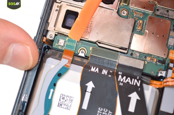 Guide photos remplacement nappe de liaison du connecteur de charge Galaxy S22 Ultra (Etape 13 - image 3)