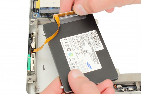 Guide photos remplacement disque dur mécanique vers ssd Macbook Pro 17" Modèles A1151, A1212, 1229 & A1261 (Etape 28 - image 2)