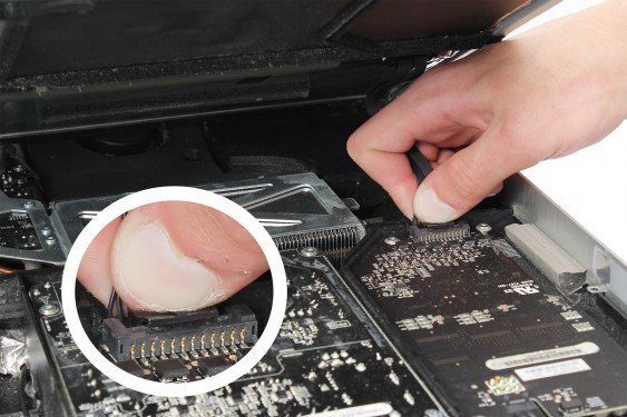 Guide photos remplacement ventilateur du disque dur iMac 27" fin 2009 (EMC 2309 et 2374) (Etape 9 - image 1)