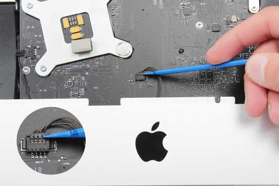 Guide photos remplacement récepteur infrarouge iMac 27" fin 2009 (EMC 2309 et 2374) (Etape 16 - image 1)