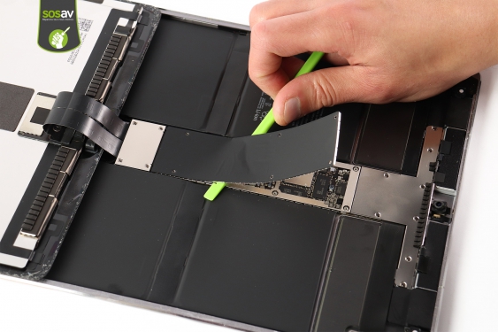 Guide photos remplacement ecran / bouton home iPad Pro 12.9" (2017) (Etape 8 - image 1)