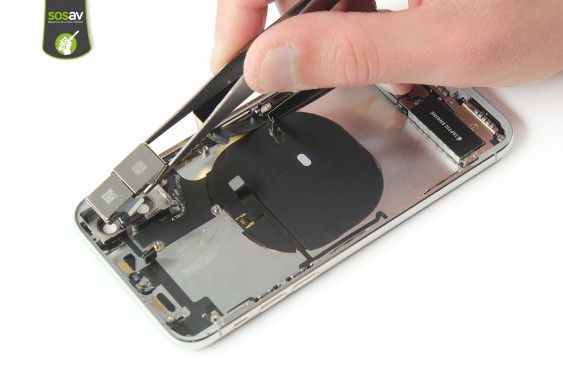 Guide photos remplacement nappe bouton power / flash / microphone video iPhone X (Etape 34 - image 3)