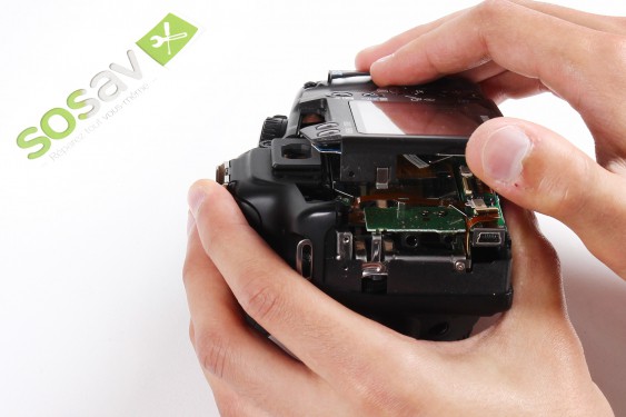 Guide photos remplacement element de fixation de la vis du trepied Canon EOS 1000D / Rebel XS / Kiss F (Etape 14 - image 2)