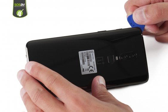 Guide photos remplacement nappe de liaison de l'écran et carte inférieure OnePlus 6 (Etape 6 - image 1)