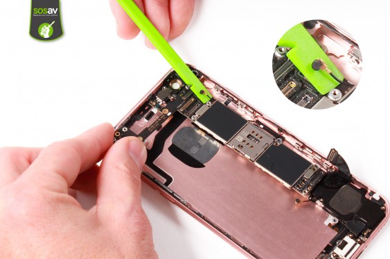 Guide photos remplacement nappe power, vibreur, volume, flash et micro externe iPhone 6S (Etape 32 - image 1)