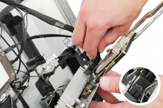 Guide photos remplacement ventilateur du disque dur iMac 27" fin 2009 (EMC 2309 et 2374) (Etape 65 - image 2)