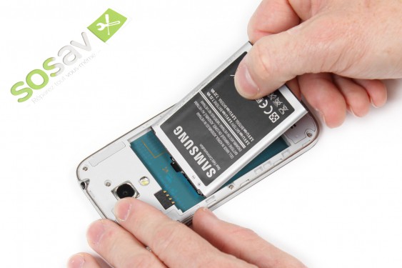 Guide photos remplacement lecteur de carte sim/sd Samsung Galaxy S4 mini (Etape 5 - image 2)