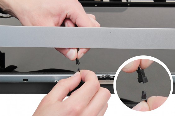 Guide photos remplacement ventilateur du lecteur optique iMac 24" mi-2007 & début 2008 (EMC 2134 et 2211) (Etape 10 - image 2)