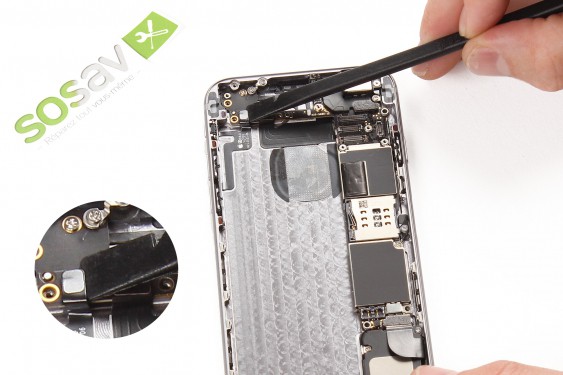 Guide photos remplacement nappe des boutons de volume et vibreur iPhone 6 (Etape 18 - image 1)