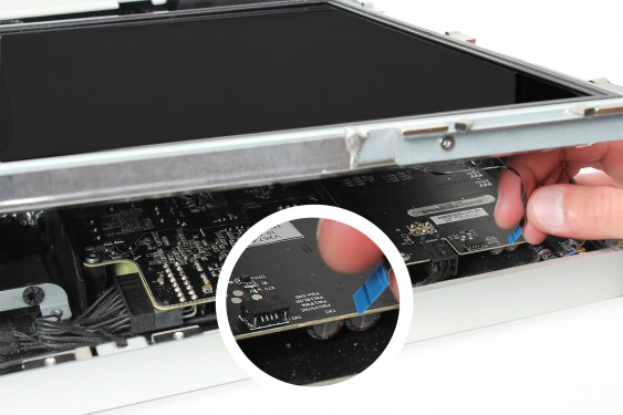 Guide photos remplacement plastique latéral droit de l'alimentation iMac 27" fin 2009 (EMC 2309 et 2374) (Etape 8 - image 2)
